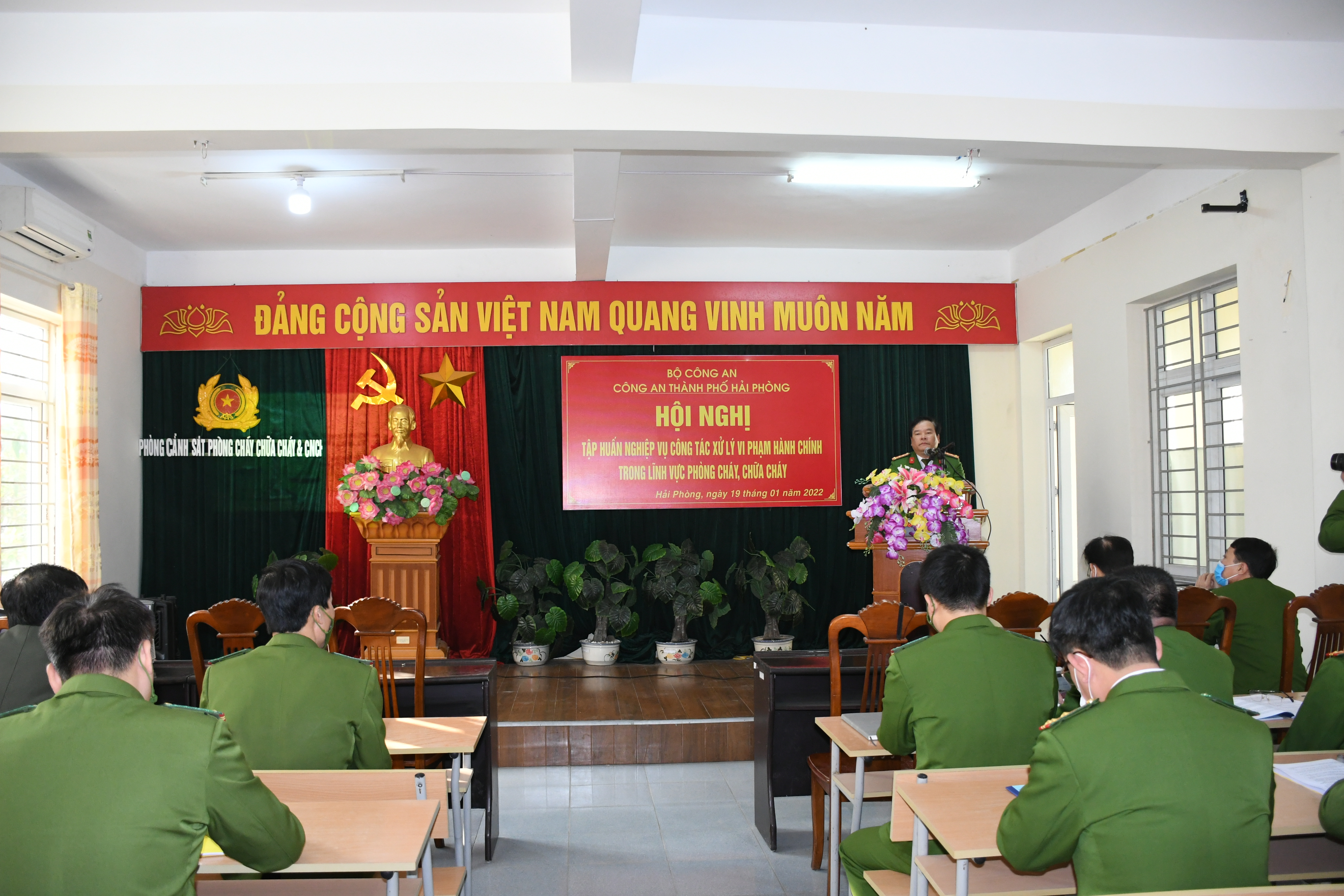 Tổ chức 61 lớp huấn luyện nghiệp vụ phòng cháy chữa cháy